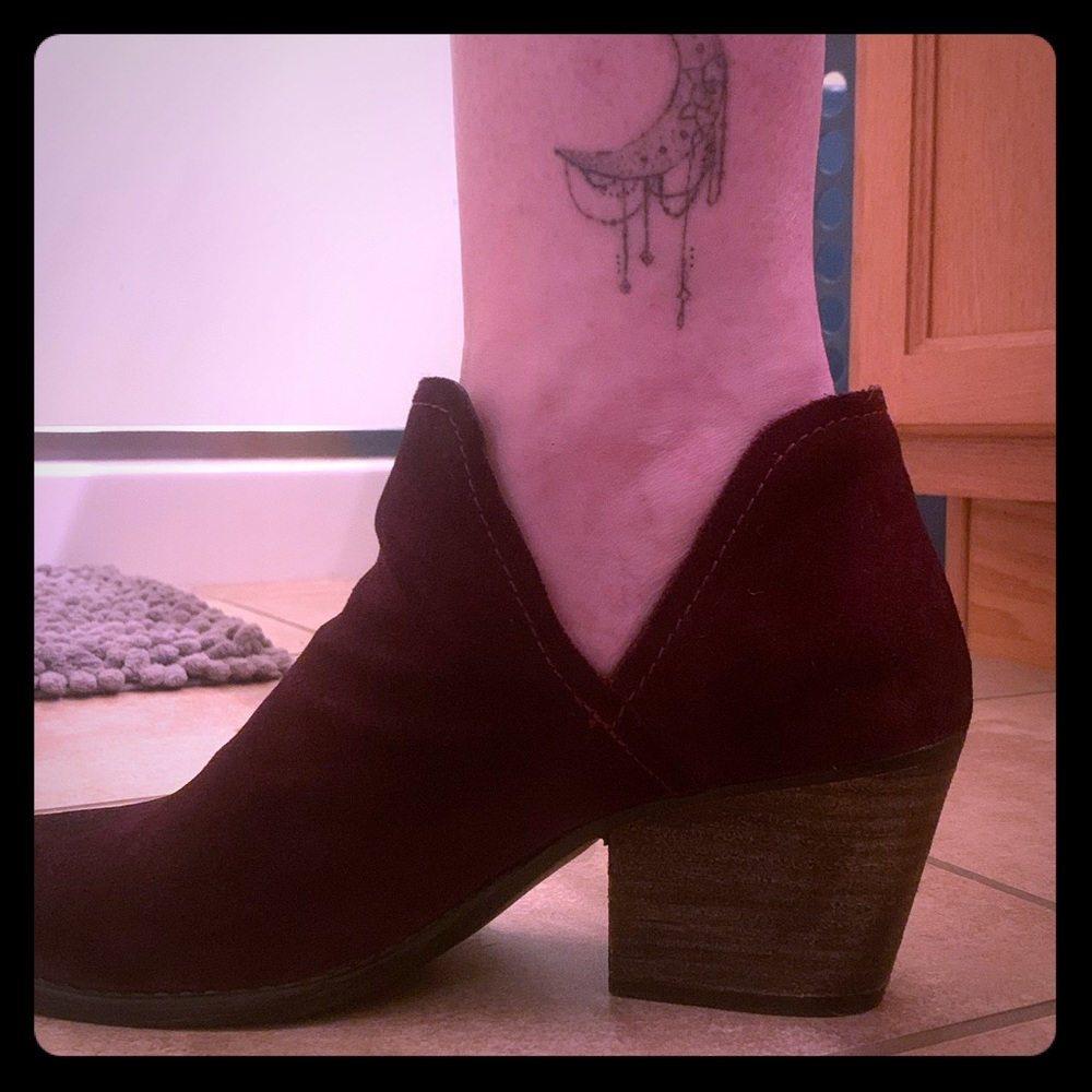 Steve Madden purple booties